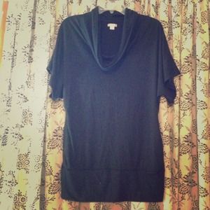 ❌sold❌Black tunic style cowl neck shirt