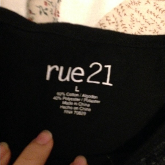 Rue 21 crop top - Picture 2 of 2