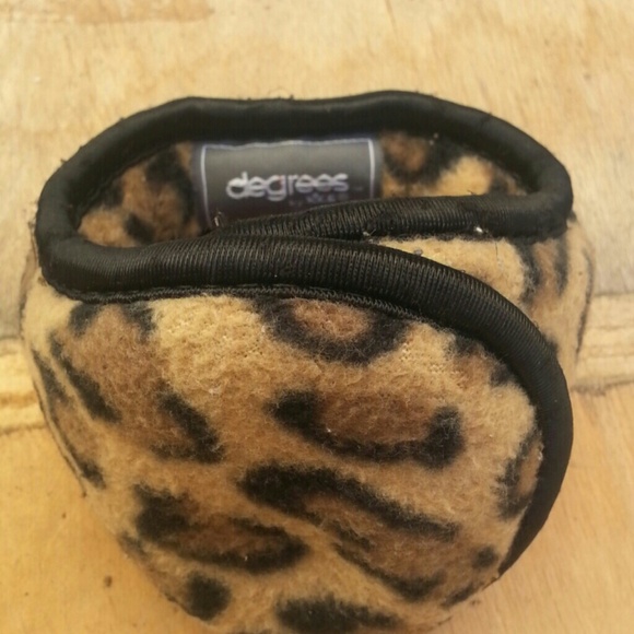 Bundle H&M sunglasses, Blue scarf, Degrees earmuff - Picture 2 of 4