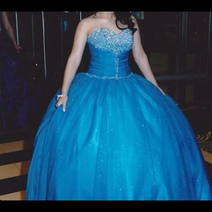 ‼️Sweet 15/16 Dress‼️ 🚨MAKE AN OFFER TODAY ONLY🚨