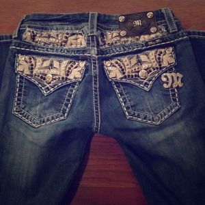 Miss Me 27, 31 Inseam. Style: JE8032BR