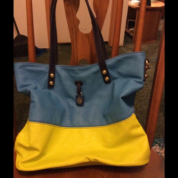 Jessica Simpson handbag