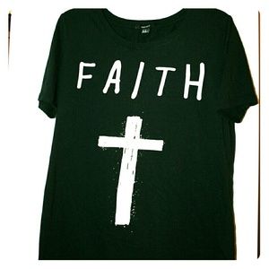 Black faith loose tee