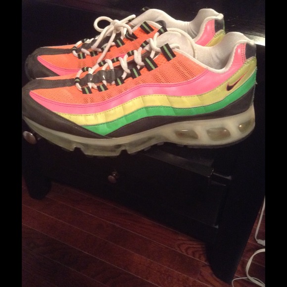 Neon air max