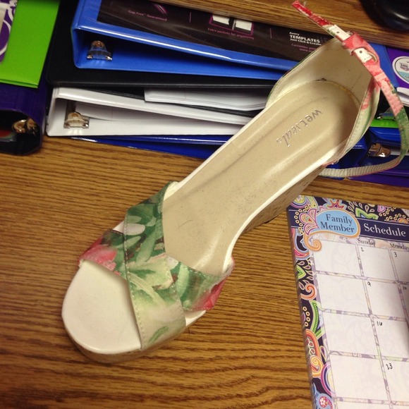 Wet Seal floral wedges