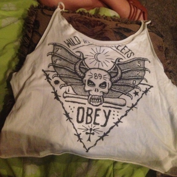 Obey top