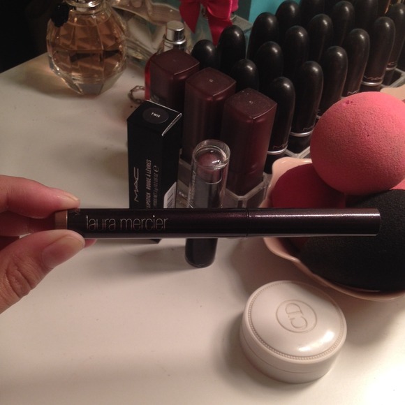 Laura Mercier caviar stick