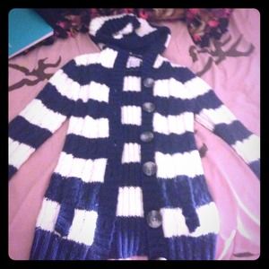 Aeropostale navy blue and white striped sweater