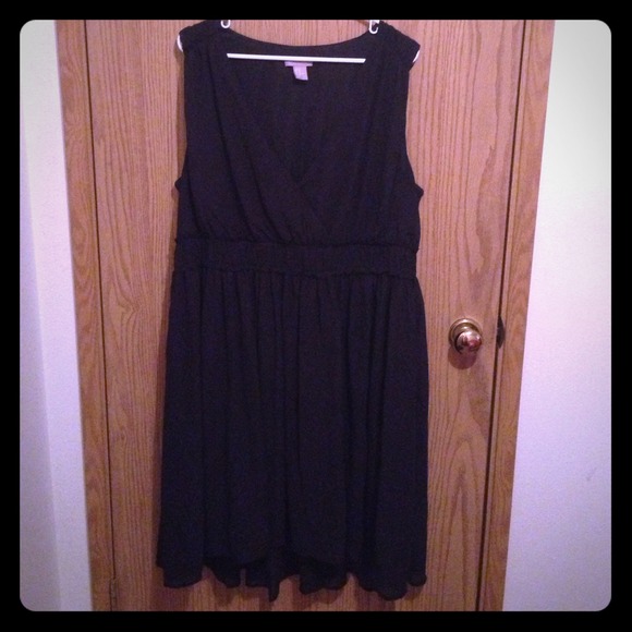 H&M Dresses & Skirts - H&M Plus-Size Chiffon Black Dress