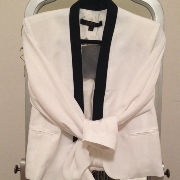 White blazer - Picture 2 of 2