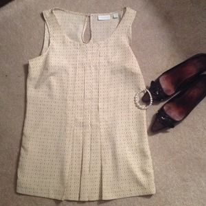 Tan and white geometric pattern top