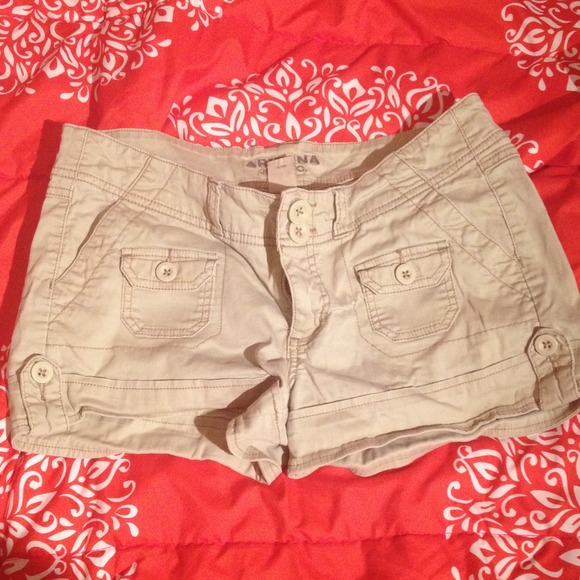 Super comfortable casual tan shorts