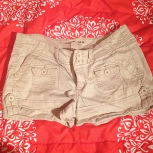 Super comfortable casual tan shorts