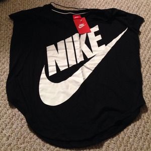 BUNDLE Nike tee and leggings