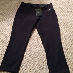 Nike cropped pants