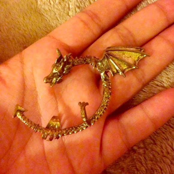 Ear dragon cuff