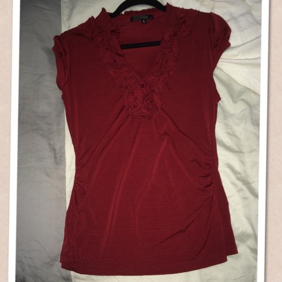 Maroon top - Picture 1 of 1