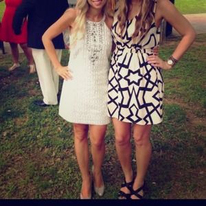 FLASH SALE OBSESSED with this dress!