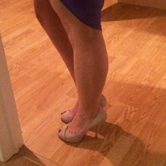 Christian Dior nude suede pumps 7.5