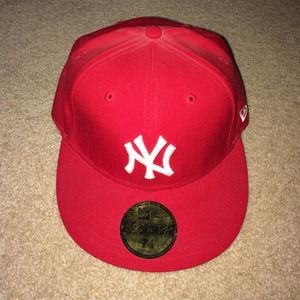 ❌SOLD❌NewEra Red Yankee Fitted