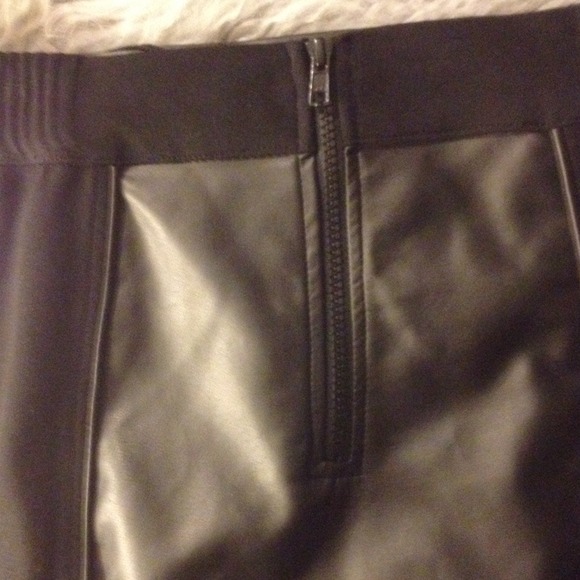 Sanctuary Black Vegan Leatherette/Stretch Skirt XS - Picture 4 of 4