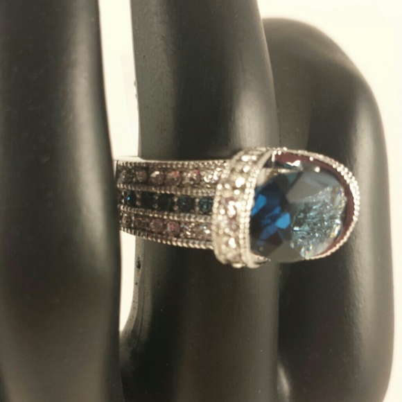 Princess Keylani Tension Set Ovaline Ring