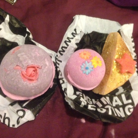 3 Lush products... 2 bathbombs & soap!
