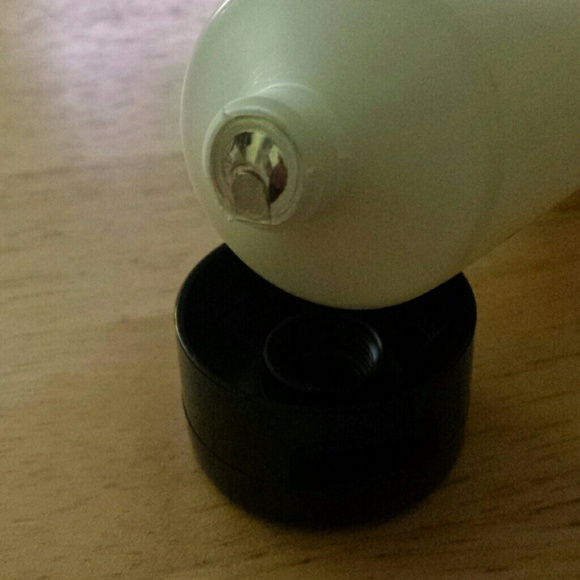 **SOLD ON MERCARI** Bare Minerals brush shampoo - Picture 4 of 4