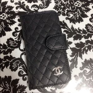 Black quilted iphone5 case