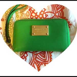 Michael Kors iphone 5 wristlet and card holder!