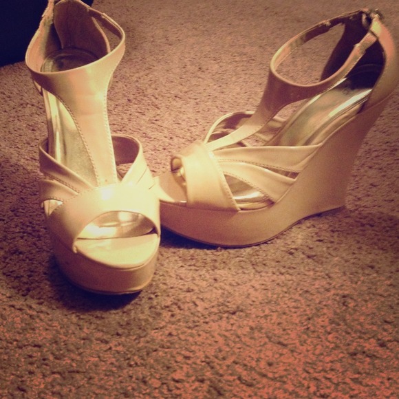 Shiekh Nude Wedge