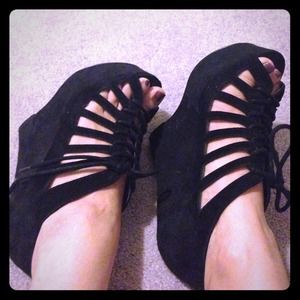 Black strappy wedge heels