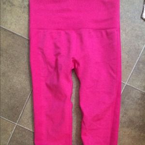 Lululemon in the flow crop