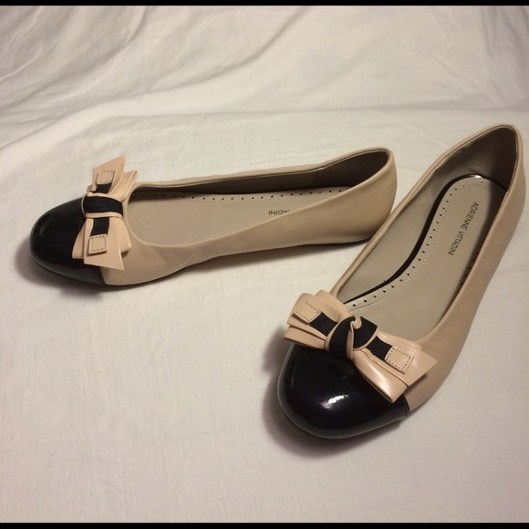 Adrienne Vittadini Black & Cream Flats - Picture 2 of 4