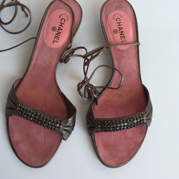 CHANEL auth pink grey strappy sandal heels Sz 8 - Picture 2 of 4