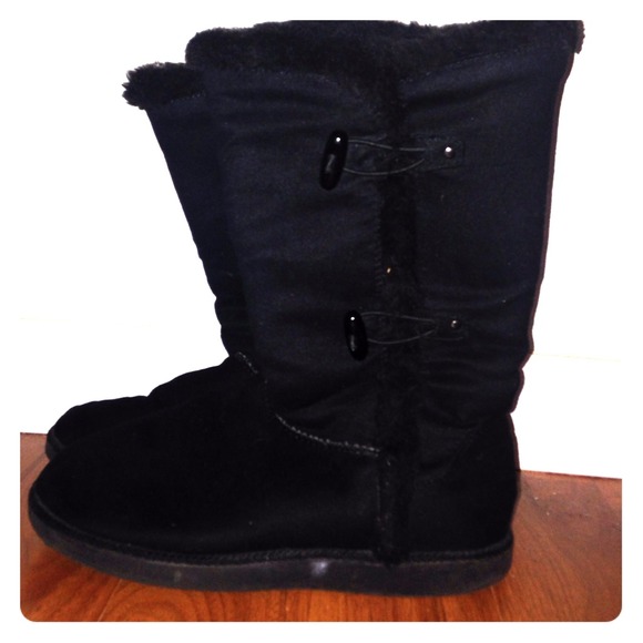 Air walk winter boots w/ buttons
