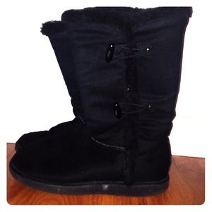 Air walk winter boots w/ buttons