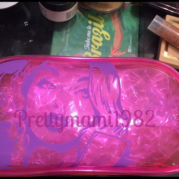 Life without makeup isn't pretty Makeup bag