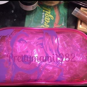 Life without makeup isn't pretty Makeup bag