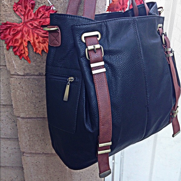 ❗️🚫SOLD IN BUNDLE❗️Howling Buckled Handbag - Picture 2 of 4