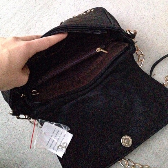 ❗️🚫SOLD IN BUNDLE❗️Elegant Shadows Shoulder Bag - Picture 4 of 4