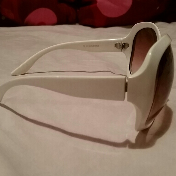 Bug eye sunglasses - Picture 2 of 3