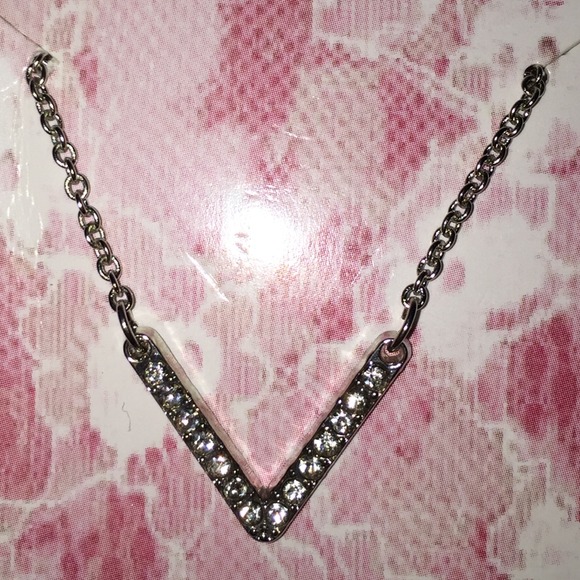 Jewelry - Cute and Simple 16" Necklace