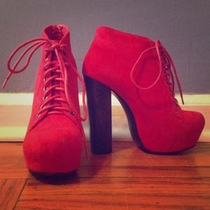 ❤️red bootie heals❤️