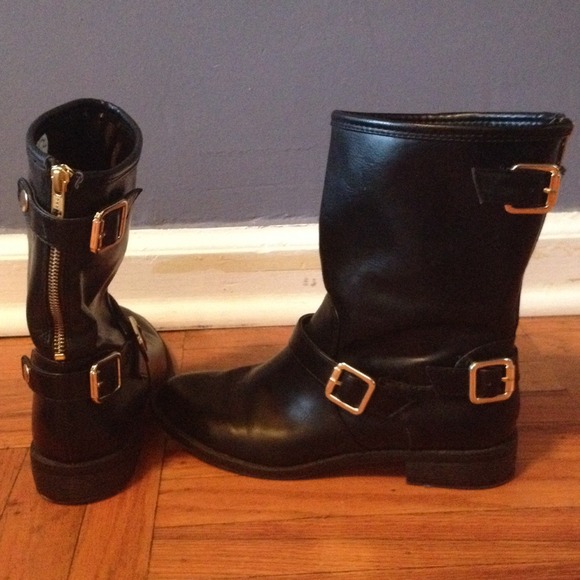 ◼️◾️▪️Black short boots ▪️◾️◼️