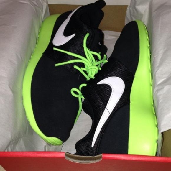 Nike roshe run can fit up to 6 or 6.5 pre owned