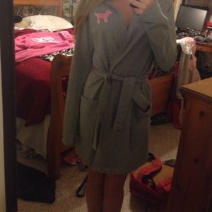 Victoria's Secret Pink robe. **reserved!