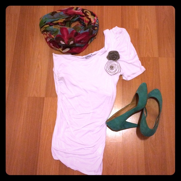 BeBe One shoulder shirt