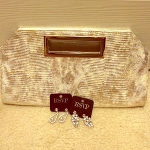 Silver clutch with matching earrings!