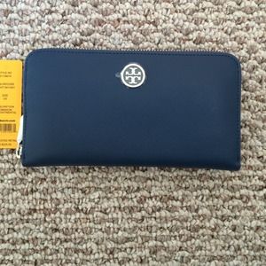 Tory Burch Robinson Zip Continental Wallet